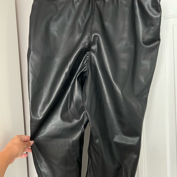 Faux leather legging - Picture 5 of 5